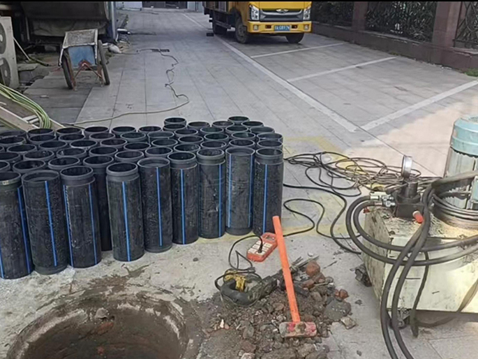 彝良PE置换管厂家 DN315置换管 非开挖管短管置换