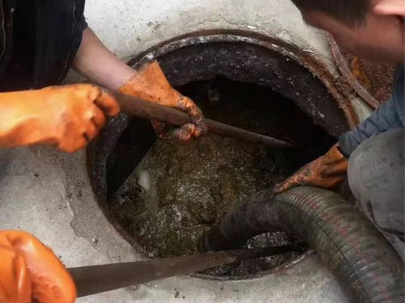 彝良清理化粪池时如何避免沼气的危害?